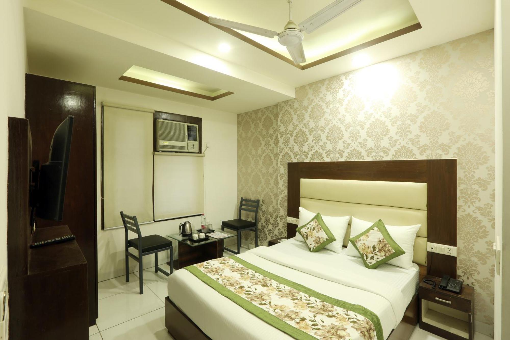 Hotel Triton Grand At Delhi Airport New Delhi Exterior photo