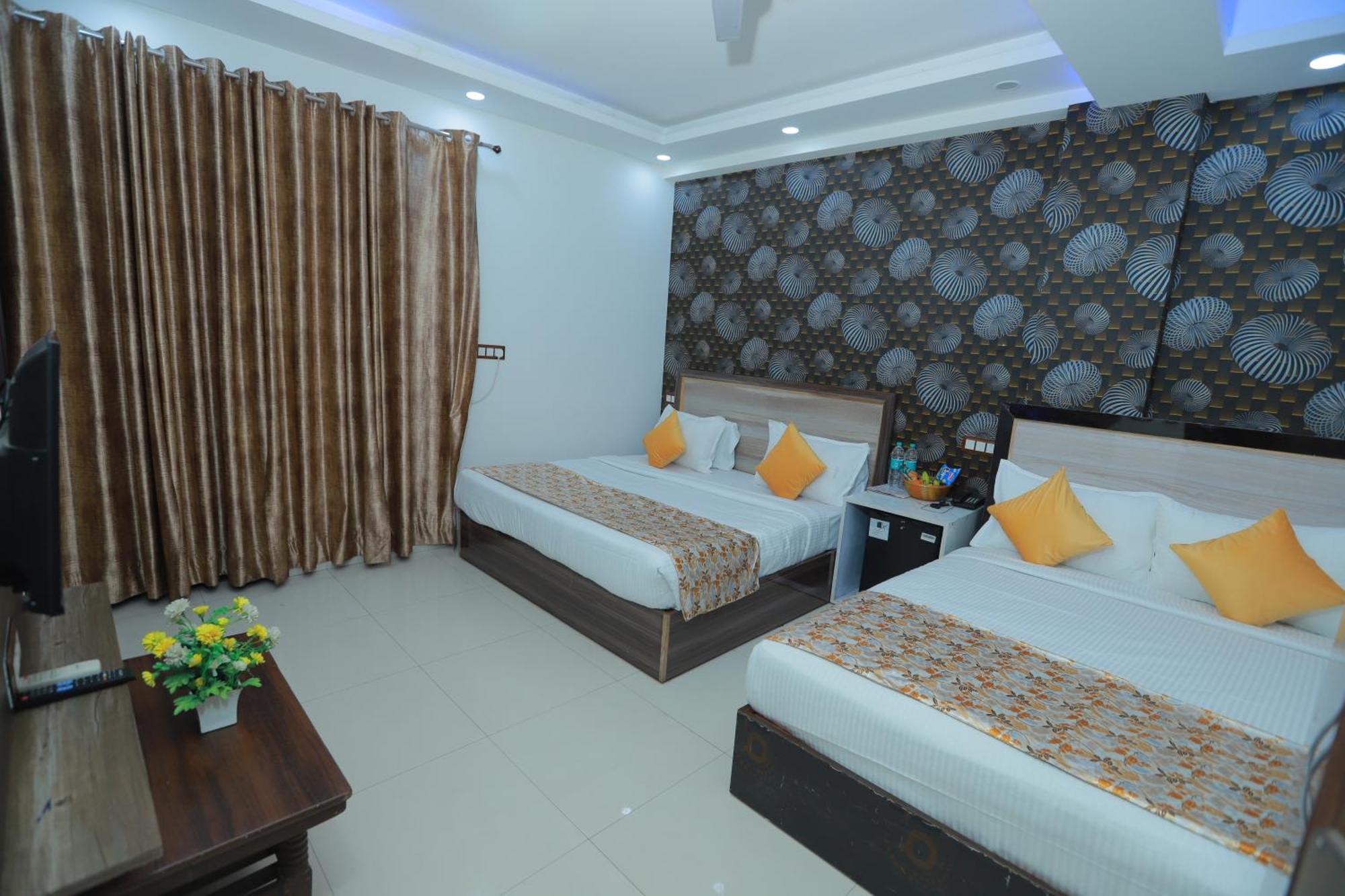 Hotel Triton Grand At Delhi Airport New Delhi Exterior photo